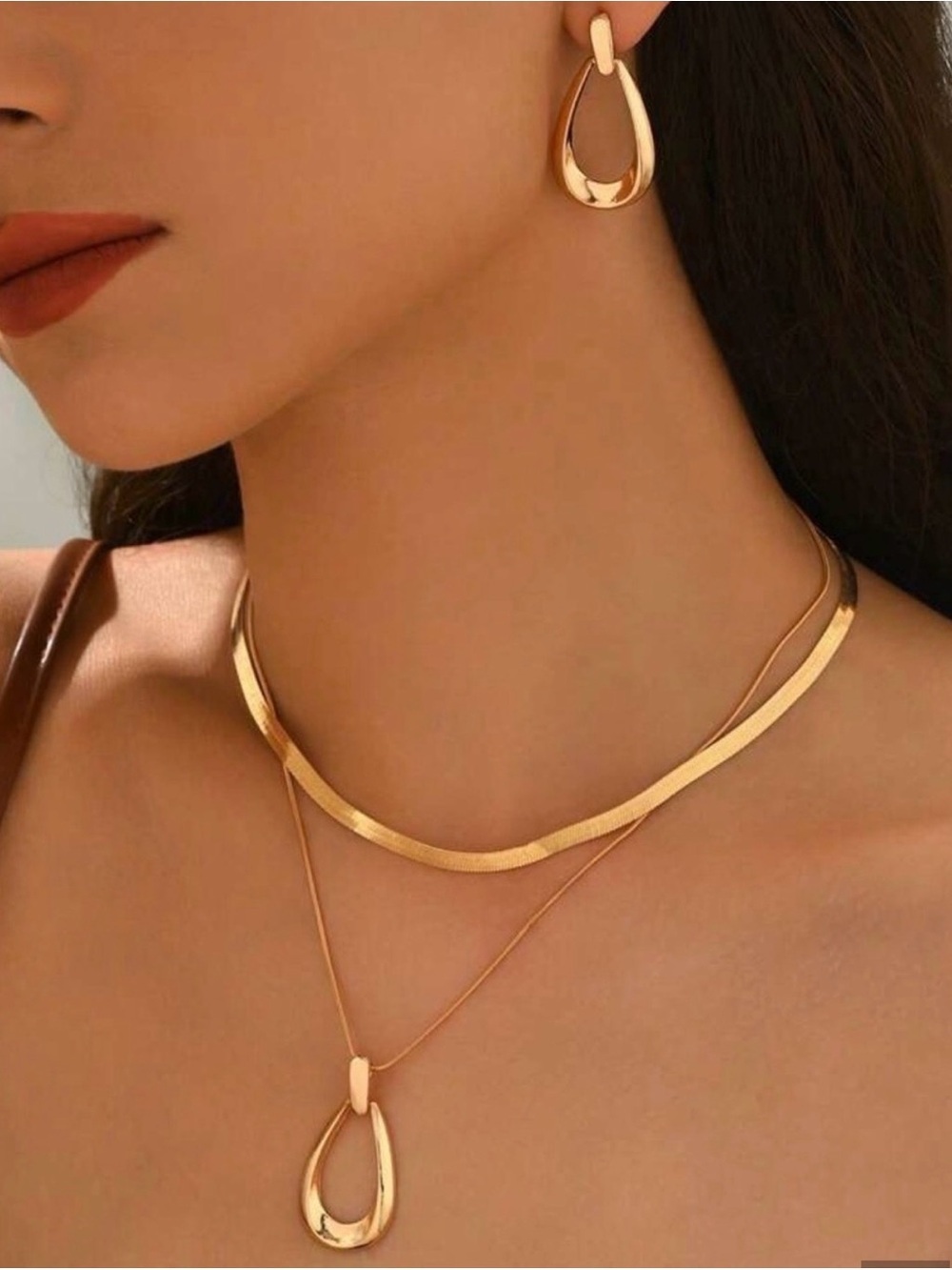 Elegant Gold Layered Teardrop Necklace and Earrings Set